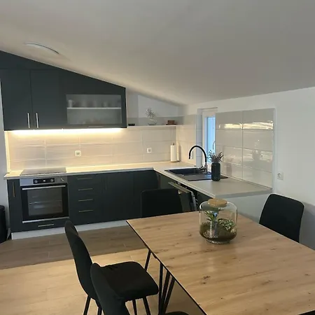 Nomand Apartment *